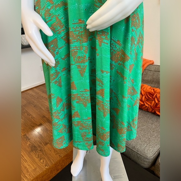 ❣️🆕LuLaroe Green&Orange Printed Nicole Dress❣️ - Picture 4 of 7